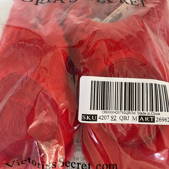 NWT Victoria’s Secret Closed-Toe Faux Fur Slippers - Picture 6 of 14